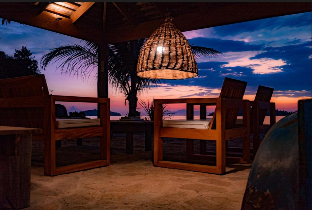 Villa Refugio Na Frente Do Mar Em Ilha De Araujo Araquari Exterior foto