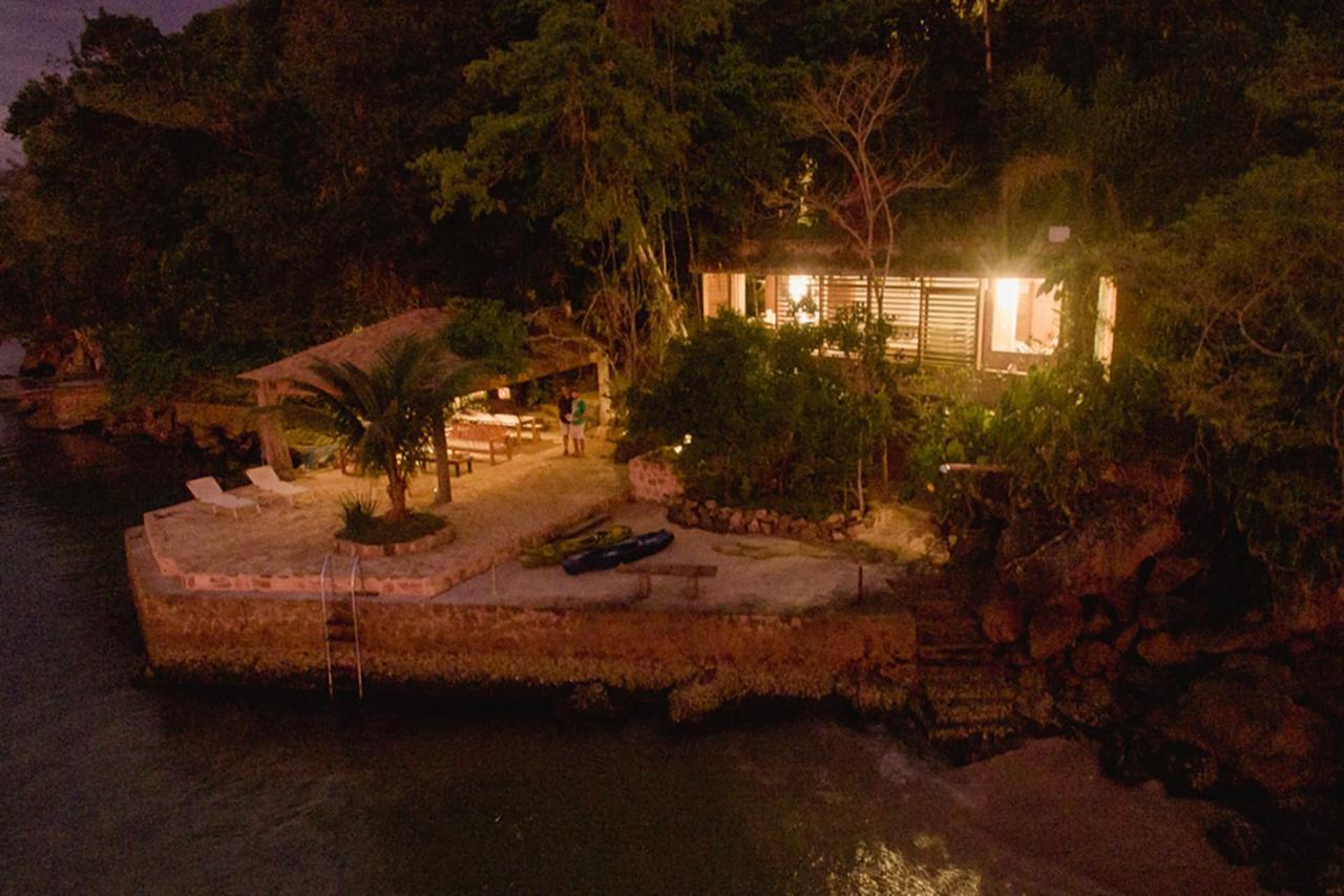 Villa Refugio Na Frente Do Mar Em Ilha De Araujo Araquari Exterior foto